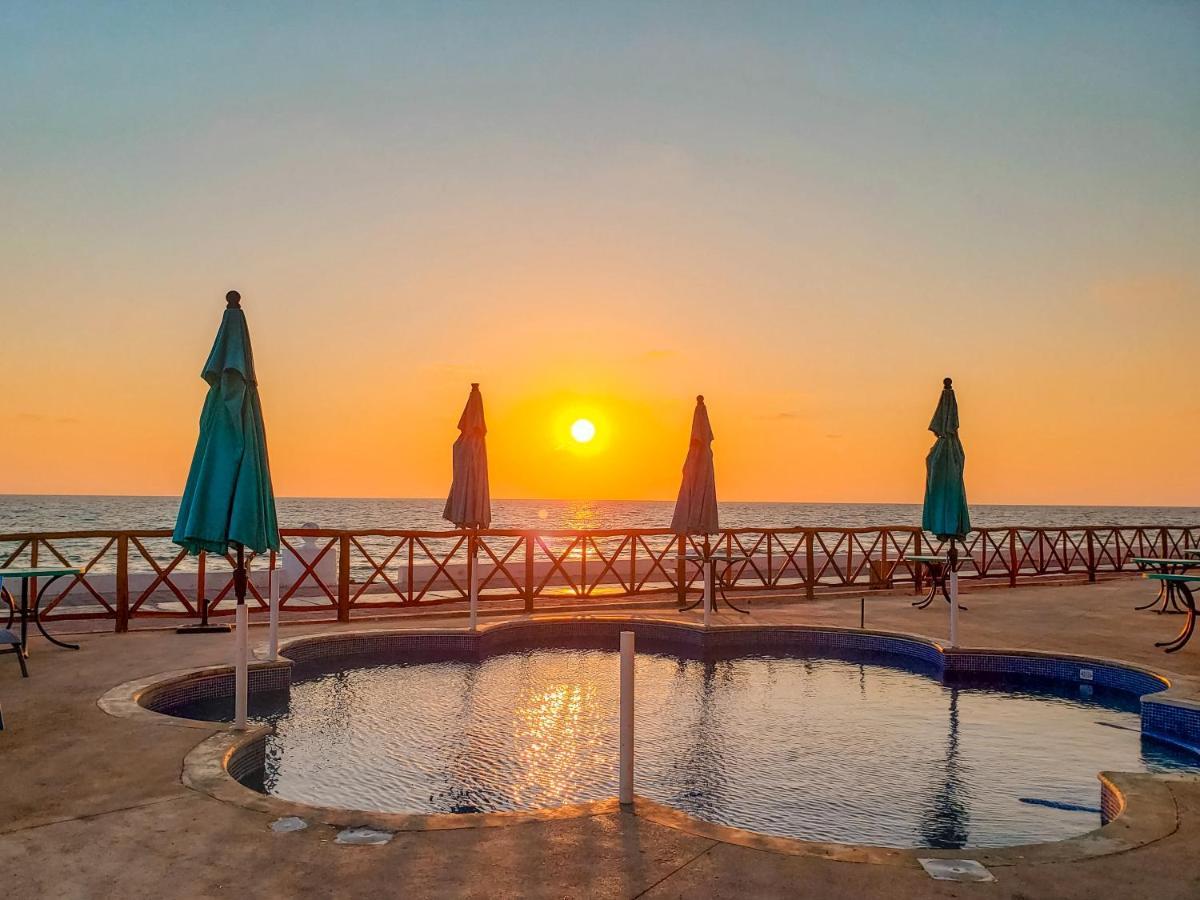 Esduma la Perla Hotel Isla Mujeres Bagian luar foto